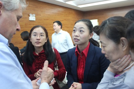 学员们与Dr. Werner Schupp交流
